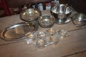lot 3690 image: Vtg. NIP Silver Napkin Rings, Serving Dishes & More