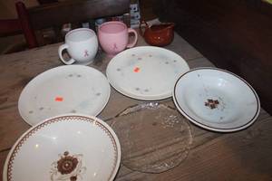 lot 3704 image: Vtg. Serving Dishes and More