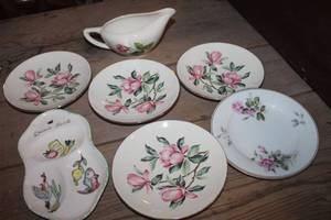 lot 3714 image: Vtg. Spoon Rest, Gravy Boat and More