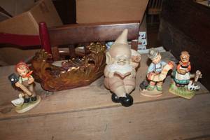 lot 3719 image: Vintage Figurines and More