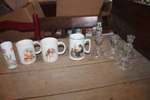 lot 3747 image: Norman Rockwell Coffee Cups and More