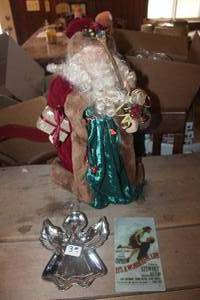 lot 3748 image: Vintage Santa Claus Tree Topper and More