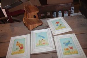 lot 3751 image: Vintage Corner Shelf and More