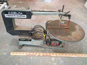 lot 5 image: Delta 16-inch 2-Speed Scroll Saw Model 40-560