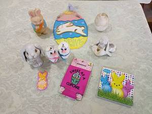 lot 9 image: Easter Bunny Decorative Collection 10 pieces