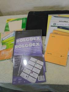 lot 39 image: Office Supply Bundle - Rolodex Cards and Avery Dividers