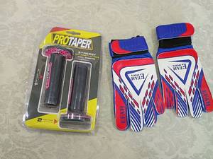 lot 57 image: ProTaper Synergy Dual Density MX Grips with EFAH Sport Gloves Set