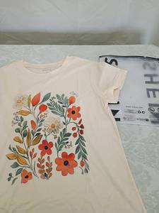 lot 61 image: SHEIN Floral Print T-Shirt new