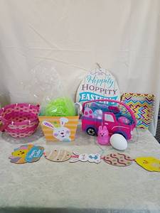 lot 65 image: Complete Easter Basket Set with Decorations