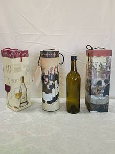 lot 77 image: Decorative Wine Gift holders with French Fleur-de-lis Design