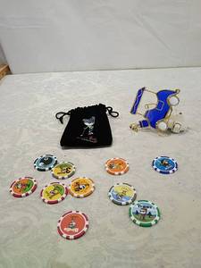 lot 82 image: Vegas Golf Game Set with Poker Chips and Blue Golfer night light