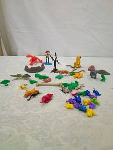 lot 90 image: Mixed Disney and Animal Mini Figure Toy Lot
