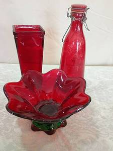 lot 101 image: Red Glass Decorative Bowl Set with Bottles