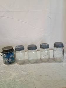 lot 145 image: Mix of jars lot