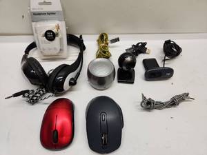 lot 35 image: Computer Accessories Bundle with Headphones, Mice and Webcam