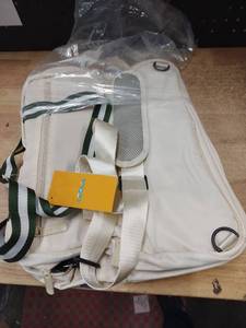 lot 2275 image: Leolis white bags