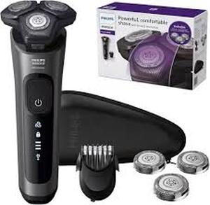 lot 1570 image: Philips electric razor