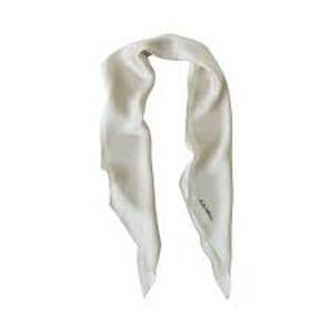 lot 10132 image: White Silk Shawl with Luxury Box