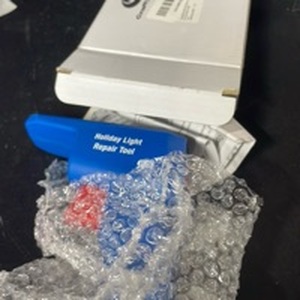 lot 12090 image: CraftyDream Christmas Light Repair Tool