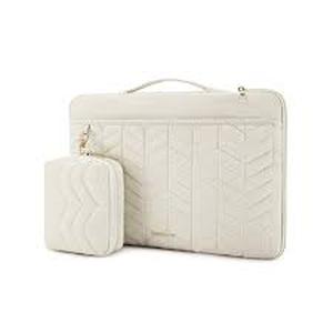 lot 14407 image: White Quilted Laptop Sleeve Case