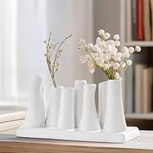 lot 17212 image: A 10pk of Flower Vases