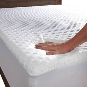 lot 26530 image: SafeRest Sleepure Waterproof Mattress Protector Queen Size - Viscose Derived from Bamboo - Fitted with Stretchable Pockets - Machine Washable Cotton Queen Mattress Cover for Bed - Retail $43