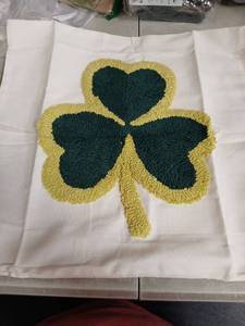 lot 51219 image: Irish Shamrock Decorative Pillow Cover - Retail $12