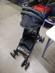 lot 18672 image: Kolcraft Baby Stroller