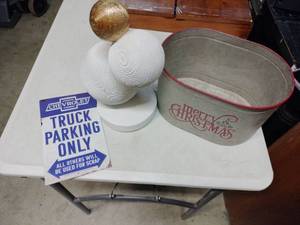 lot 13924 image: Home Decor Items - Retail $0