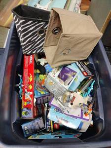 lot 13932 image: Lot of Miscellaneous Small Items  - Retail $0