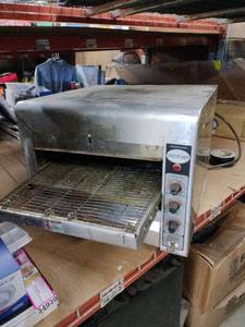lot 13947 image: Commercial Conveyor Baker - Retail $0