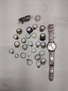 lot 18726 image: Lot of Miscellaneous Jewlery
