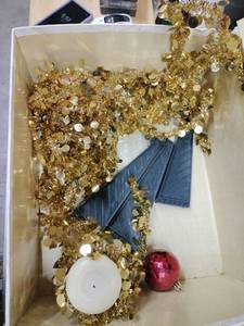 lot 18731 image: Miscellaneous Christmas Decor
