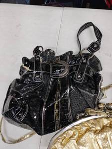 lot 18751 image: Set of 3 Purses