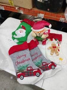 lot 18753 image: Miscellaneous Christmas Items