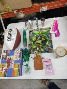 lot 18758 image: Box of Miscellaneous Items