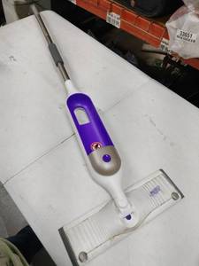 lot 18762 image: Swiffer Power Mop