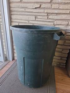 lot 3 image: Large Green Heavy Duty Trashcan