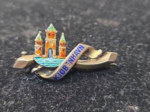 lot 39 image: Copenhagen Denmark Castle Pin