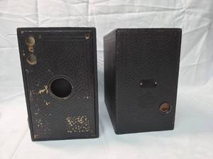lot 59 image: Eastman Kodak Brownie No. 2 Box Camera