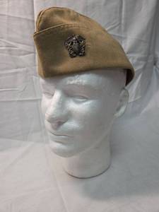 lot 60 image: WWII US Navy Officer Garrison Cap with Badge