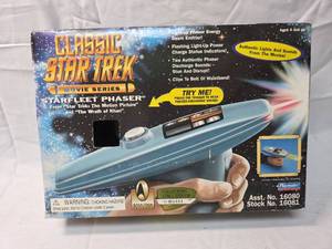 lot 67 image: Star Trek Movie Series Starfleet Phaser Toy
