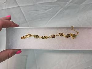 lot 79 image: Damasco Gold Tone Link Bracelet