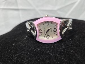 lot 101 image: Geneva Pink Bezel Ladies Watch Model 1466MT