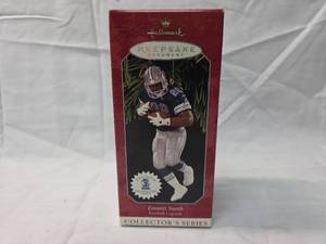 lot 103 image: 1998 Emmitt Smith Football Legends Hallmark Ornament