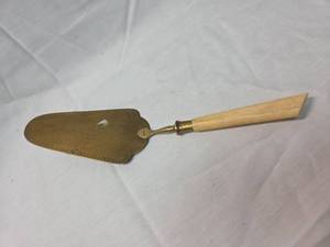 lot 116 image: Brass and Bone Handle Cake Server