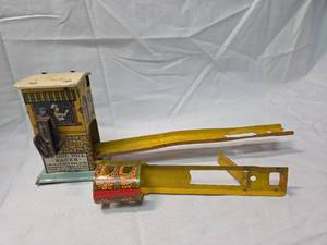 lot 117 image: Capitol Hill Racer Mechanical Toy