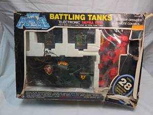 lot 172 image: Tank Force Electronic Battling Tanks Set