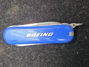 lot 185 image: Boeing Multi-Tool Pocket Knife