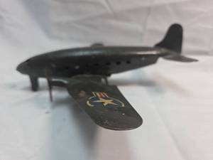 lot 214 image: 1940s Wyandotte USAAF C-47 Transport Aircraft Toy